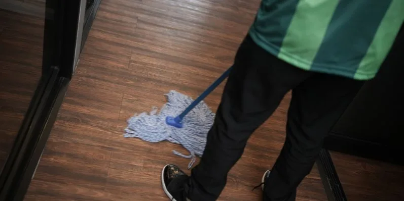 way to clean red wine from carpet